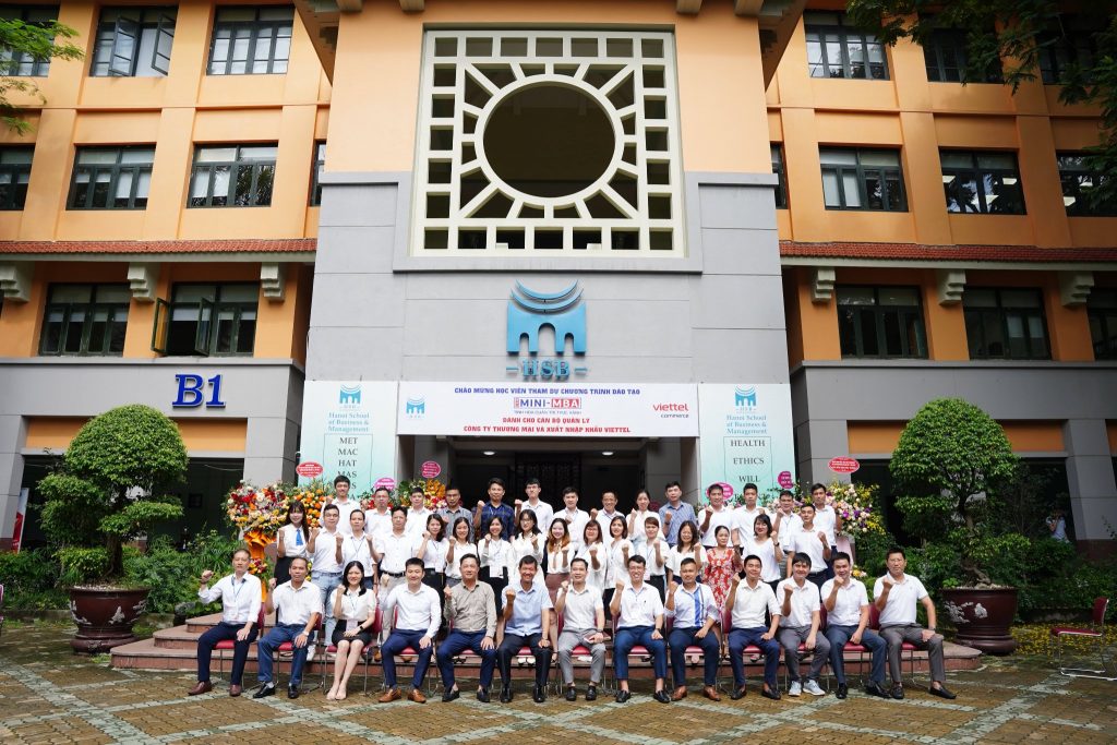 Giảng đường B1 Trường Quản trị và Kinh doanh - Đại học Quốc gia Hà Nội