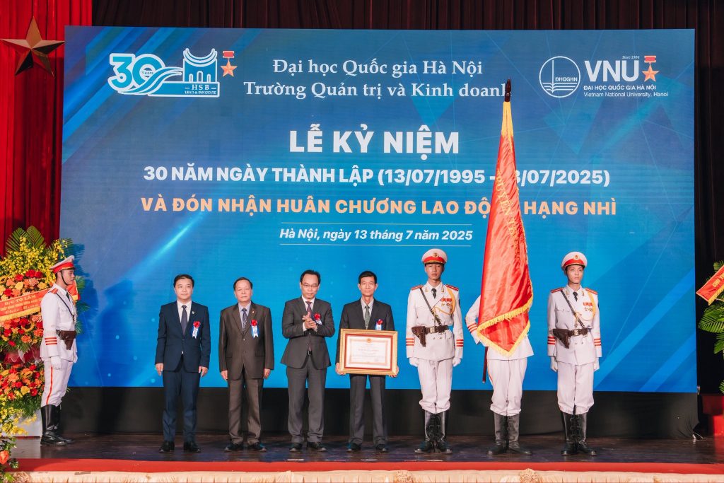 Lễ kỷ niệm 30 năm thành lập Trường Quản trị và Kinh doanh - Đại học Quốc gia Hà Nội
