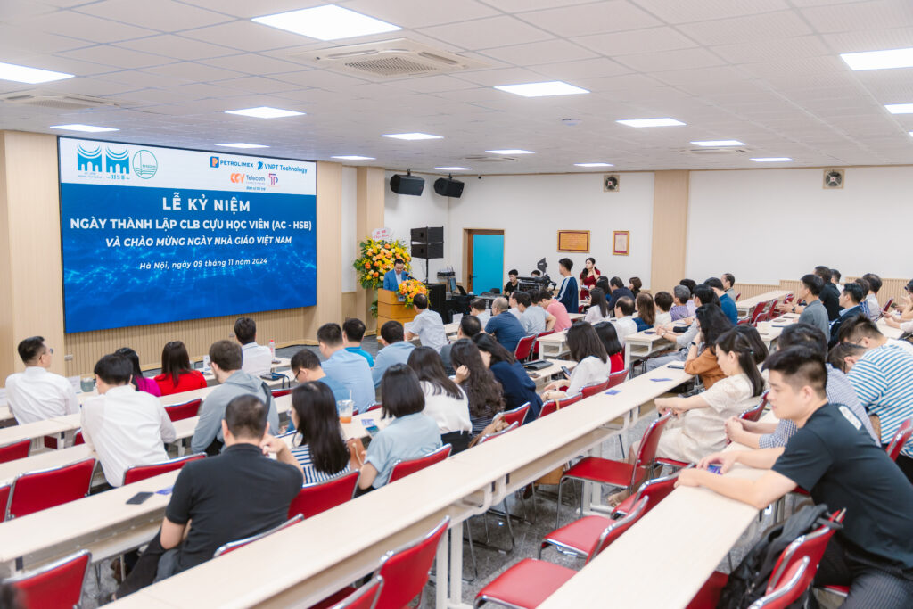 Lễ kỷ niệm ngày thành lập CLB cựu học viên Trường Quản trị và Kinh doanh - Đại học Quốc gia Hà Nội