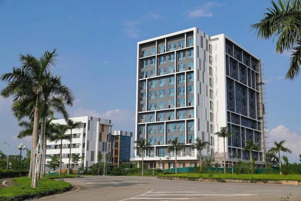 Tòa nhà Trường đại học Công nghệ